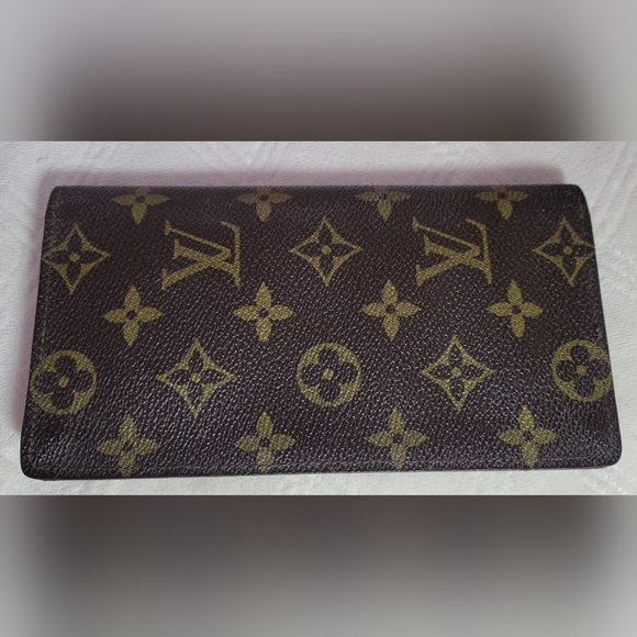 Louis Vuitton Dark Brown Monogram Wallet - Picture 3 of 10
